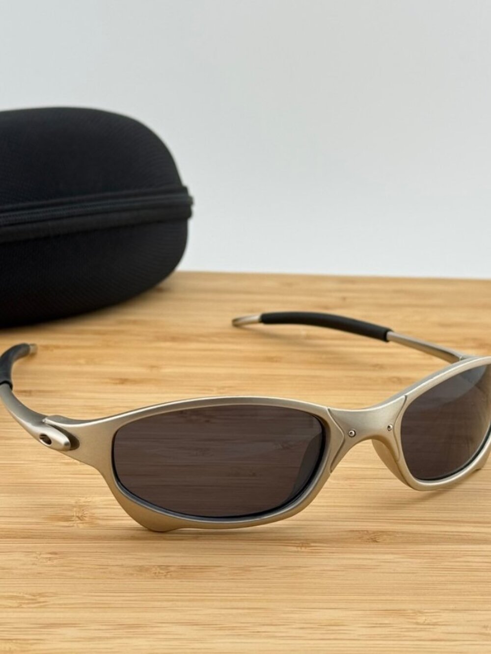 Cyber Y2K X Metal Frame Vintage Style Sunglasses - Slim, Silver/Black
